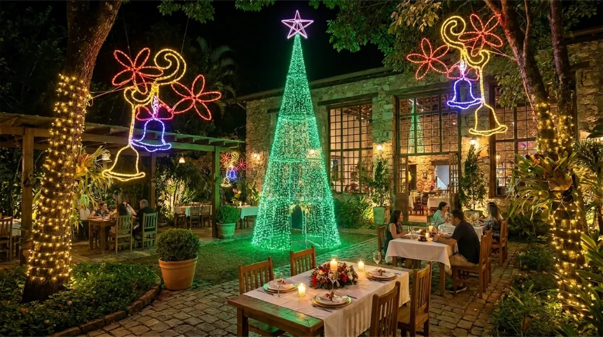 Decoração natalina em jardim corporativo – Forma & Luz São Paulo